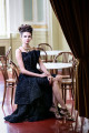 Společenské černé šaty "CREATIVE BLACK TIE DRESS" P274 - černé šaty z plastického vyšívaného tylu, bez zad a tylovou vlečkou, vel. XS - M