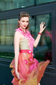 Komplet body & sukně "PINK FUR" P259ab - elastické body s aplikací z růžové ECO kožešiny s kamínky , vel. XS - L, sukně z organzy, pošité ECO kožešinou a okvět.lístky (lze doplnit spodničkou), vel. XS - XL