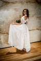 Svatební set "BOHO" - šaty bez zad P281 a závoj přes ramena z přír. hedvábí a kameny P64, vel. XS-M